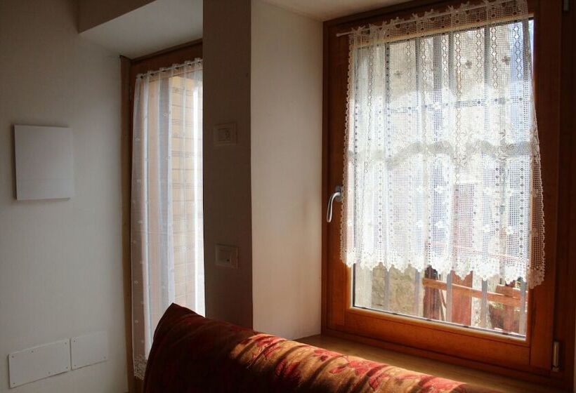 簡易ホテル Albergo Diffuso Valcellina E Val Vajont In Erto