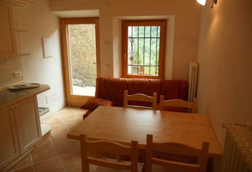 簡易ホテル Albergo Diffuso Valcellina E Val Vajont In Erto