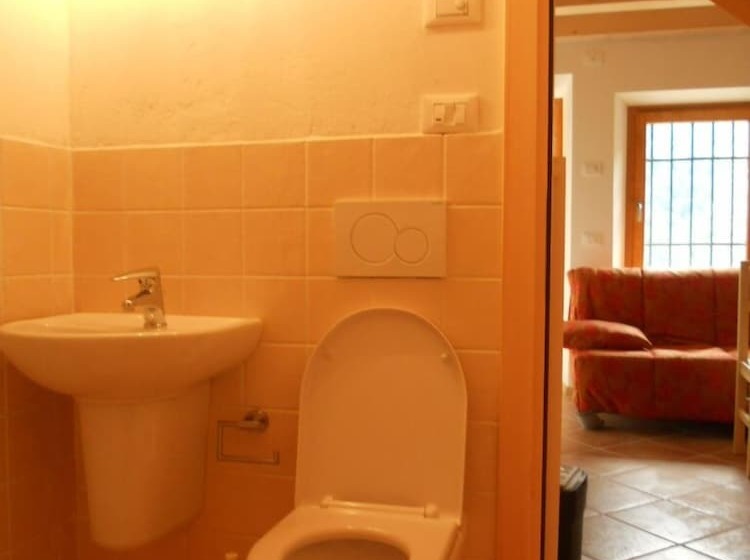 簡易ホテル Albergo Diffuso Valcellina E Val Vajont In Erto