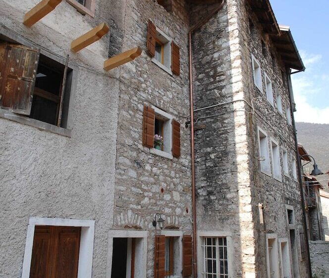 簡易ホテル Albergo Diffuso Valcellina E Val Vajont In Erto