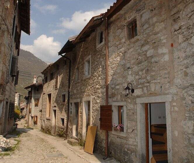 簡易ホテル Albergo Diffuso Valcellina E Val Vajont In Erto