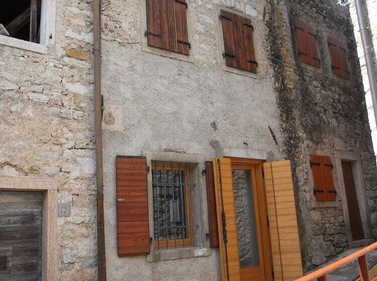 簡易ホテル Albergo Diffuso Valcellina E Val Vajont In Erto