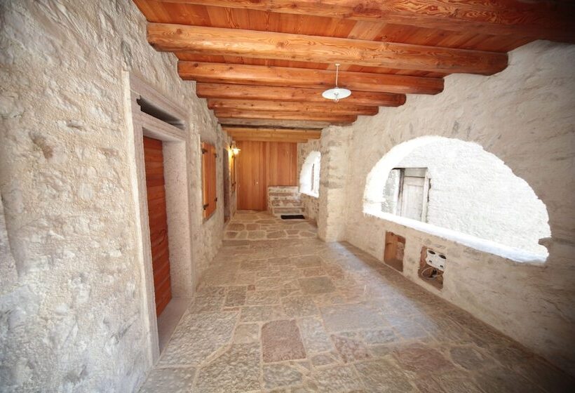 簡易ホテル Albergo Diffuso Valcellina E Val Vajont In Erto
