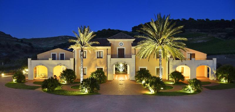 簡易ホテル Baglio Caruana Cantina & Relais