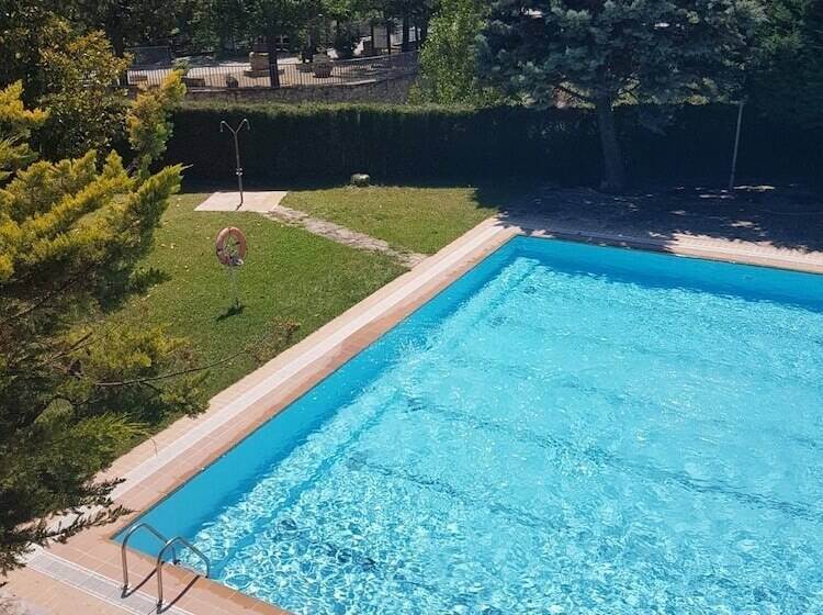 Хостел La Fonda Margalef