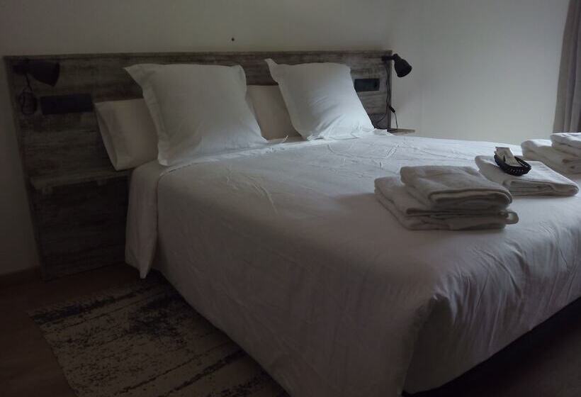 Хостел La Fonda Margalef