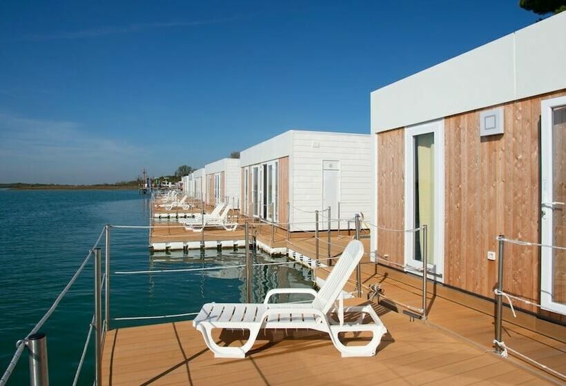 호텔 Floating Resort