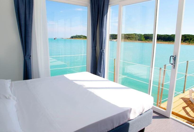 호텔 Floating Resort