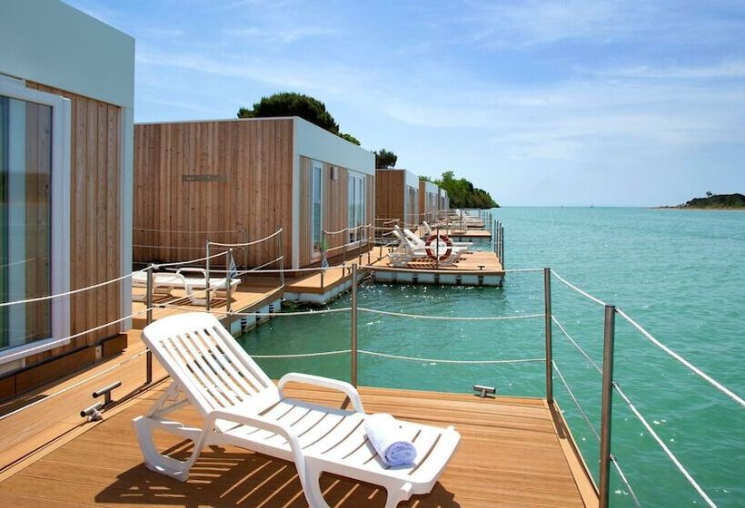 호텔 Floating Resort