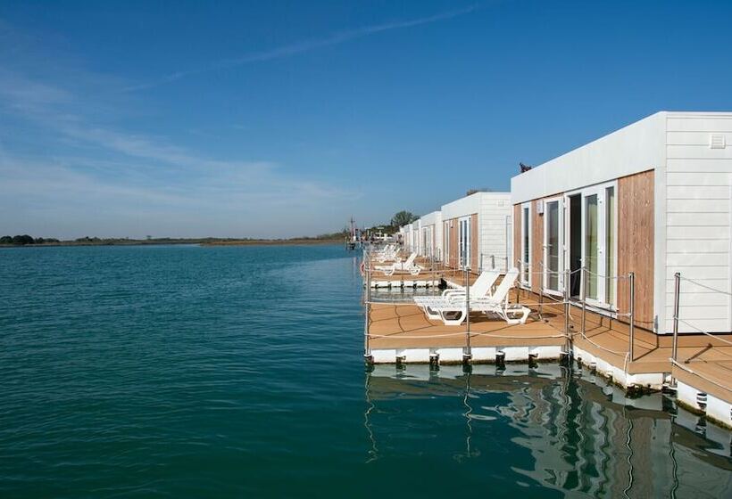 호텔 Floating Resort