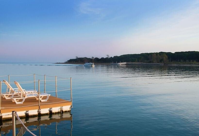 호텔 Floating Resort