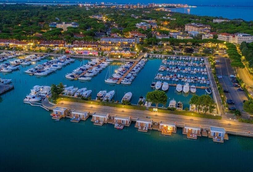 호텔 Floating Resort