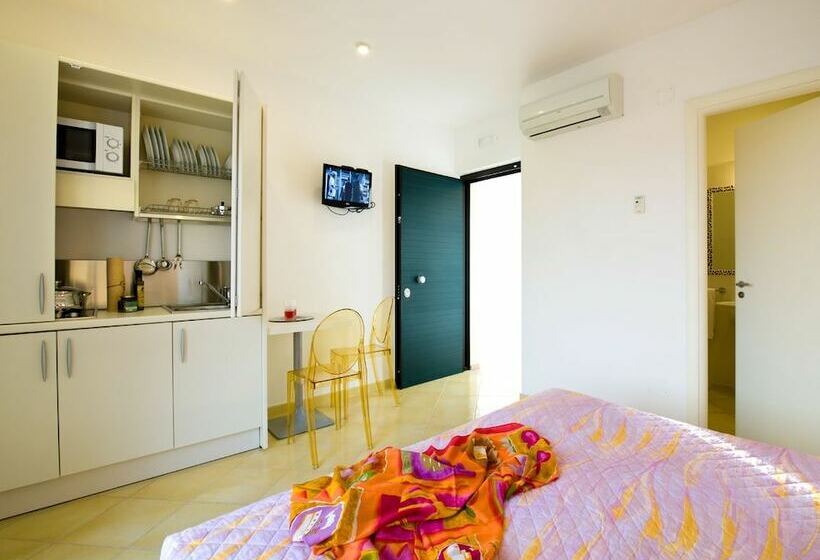 Отель Oliveto A Mare   Suite & Apartment