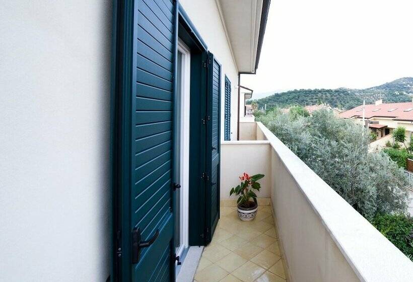 Отель Oliveto A Mare   Suite & Apartment