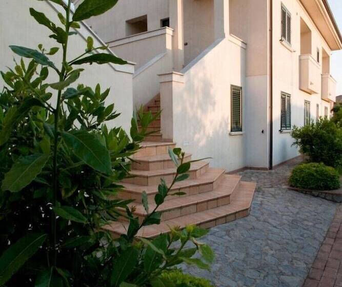 Отель Oliveto A Mare   Suite & Apartment