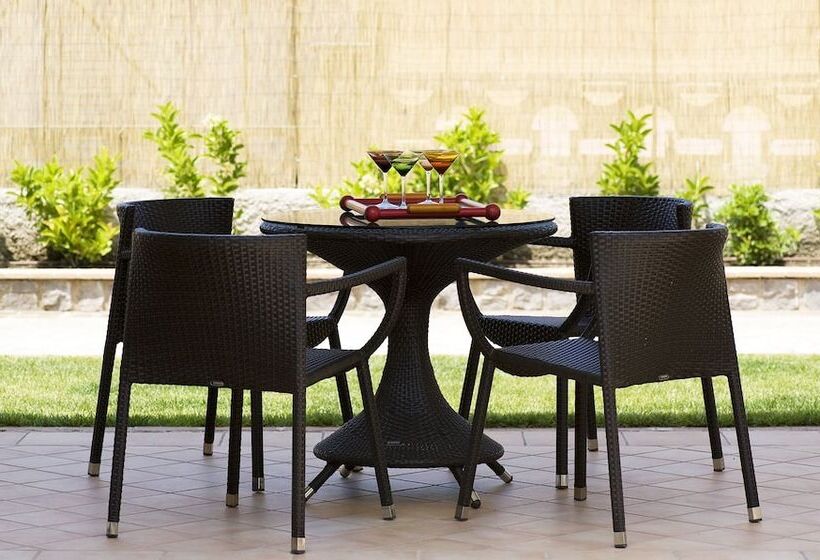 Отель Oliveto A Mare   Suite & Apartment