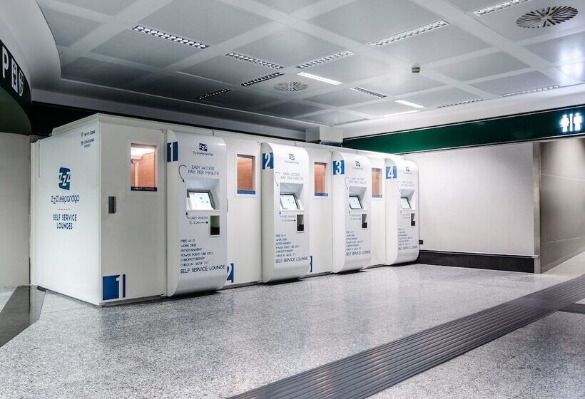 בית מלון כפרי Resting Pods    Zzzleepandgo Mxp Airport