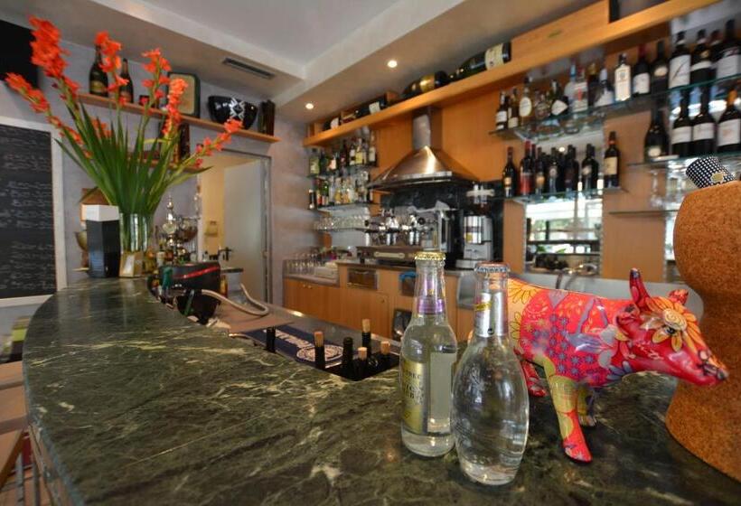 בית מלון כפרי Tivoli