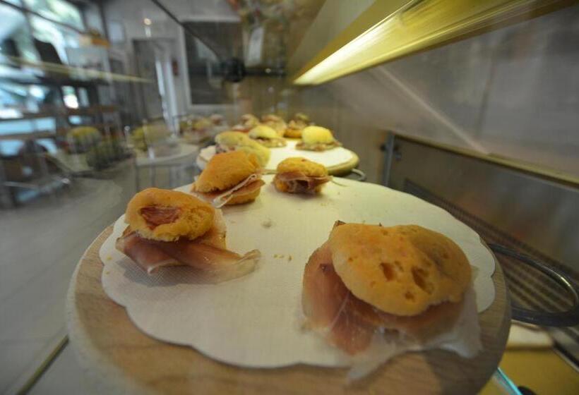 בית מלון כפרי Tivoli