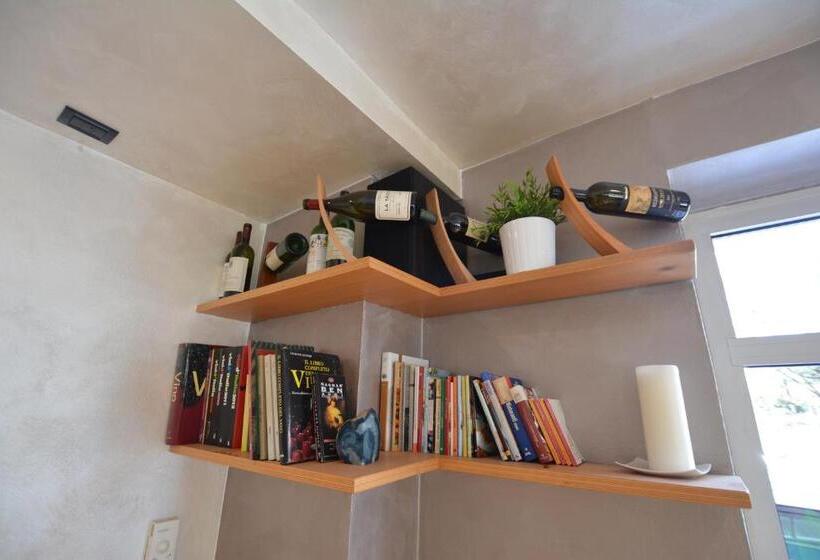 בית מלון כפרי Tivoli