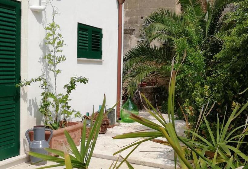 פנסיון Agorà Suites & Apartments