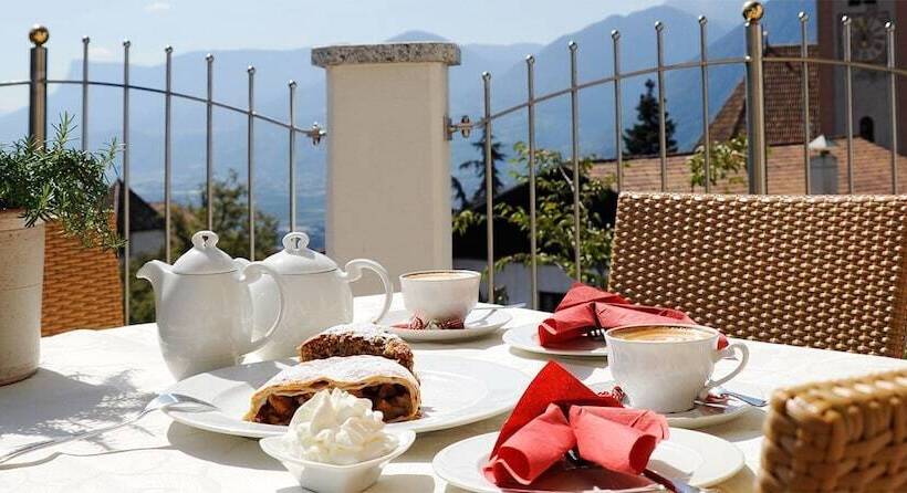 Отель Mair Am Turm