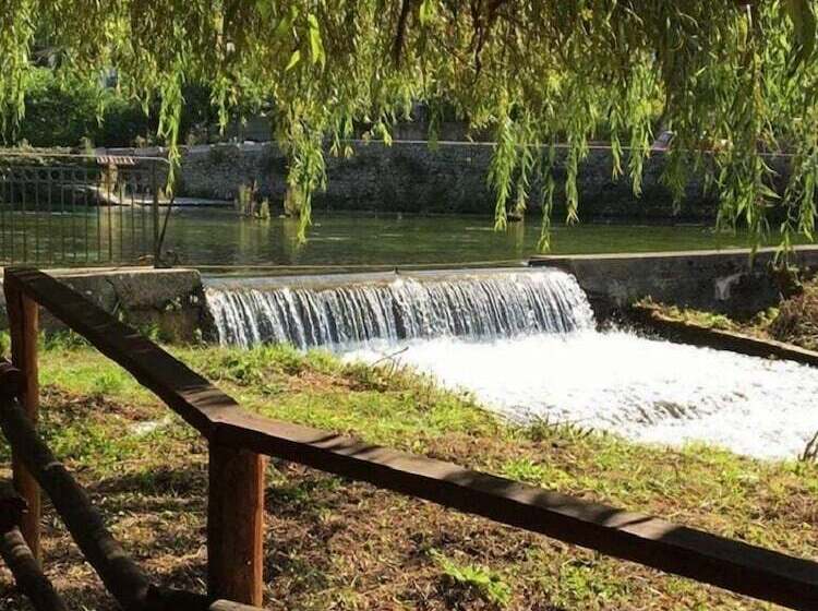 مبيت وإفطار Il Casale Di Colli Sul Velino