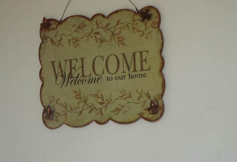 تختخواب و صبحانه Sorecanu