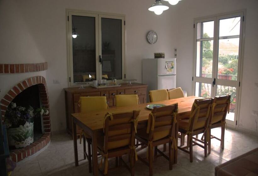 تختخواب و صبحانه Sorecanu