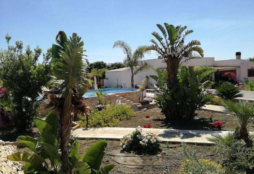 مبيت وإفطار Villa Delle Palme Delfina