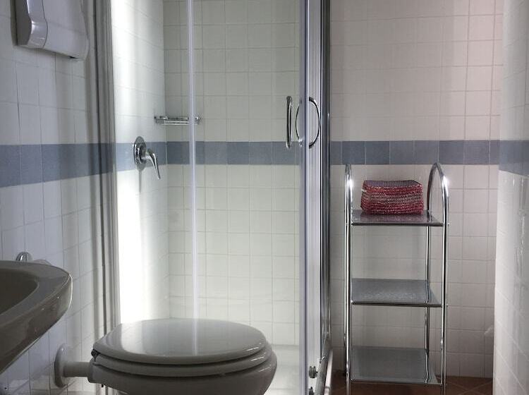 تختخواب و صبحانه Villa Sos Pisches