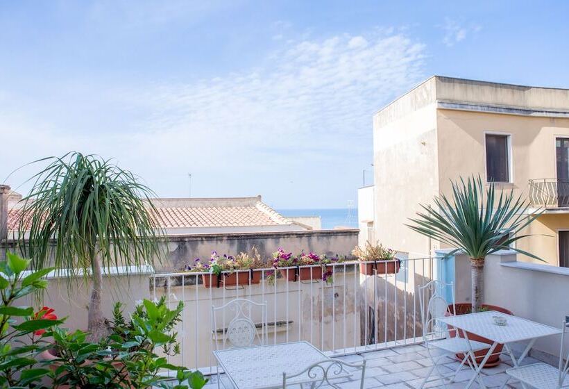 Casa Dell Aromatario B&b