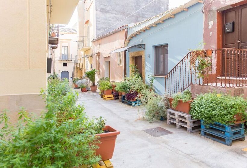 Casa Dell Aromatario B&b