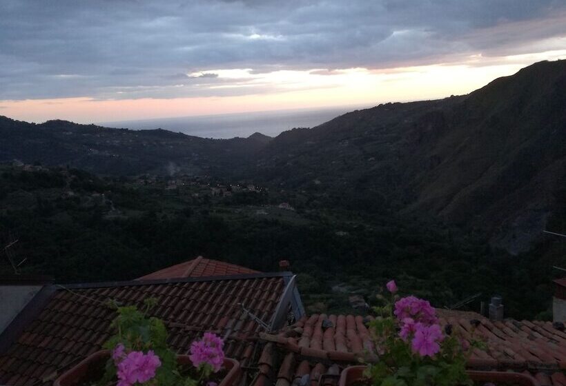 Hostal Albergo Diffuso Borgo Dei Greci