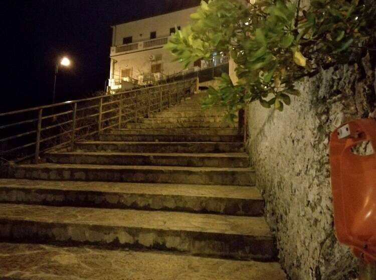 Hostal Albergo Diffuso Borgo Dei Greci