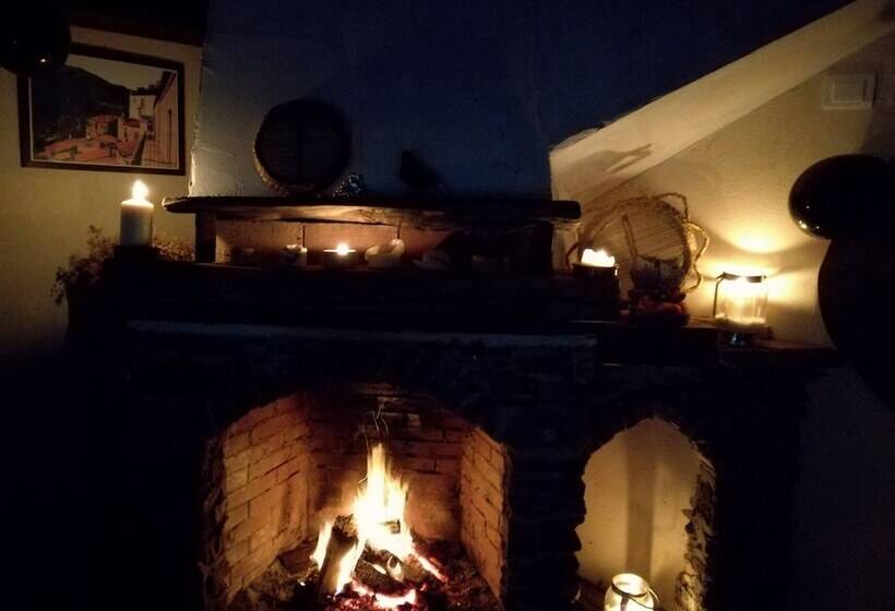 Hostal Albergo Diffuso Borgo Dei Greci