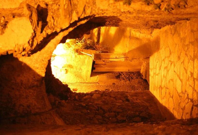 Hostal Albergo Diffuso Borgo Dei Greci