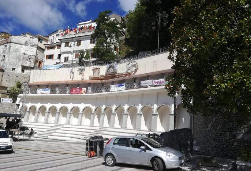 Hostal Albergo Diffuso Borgo Dei Greci