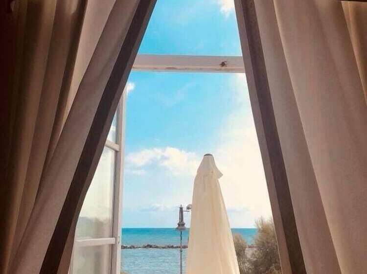 مسافرخانه Villa Shelley Boutique