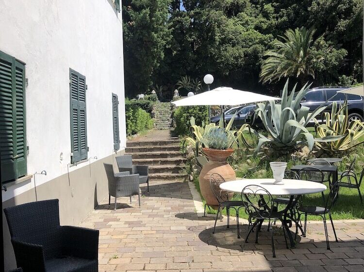 مسافرخانه Villa Shelley Boutique