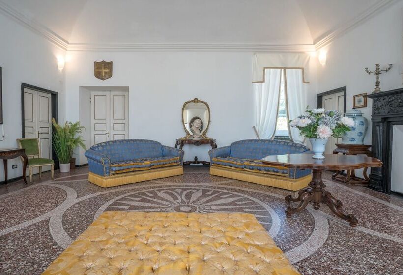 مسافرخانه Villa Shelley Boutique
