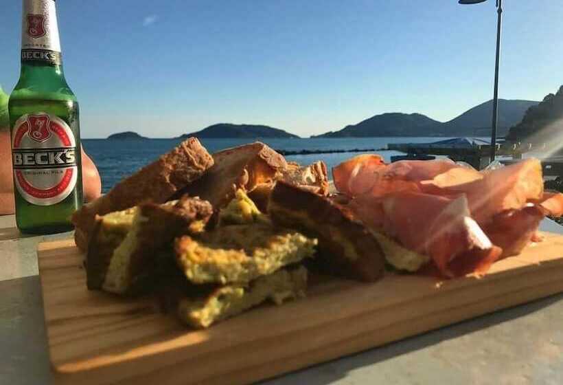 مسافرخانه Villa Shelley Boutique