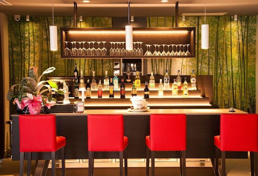 בית מלון כפרי Ambruosi Village Resort & Spa