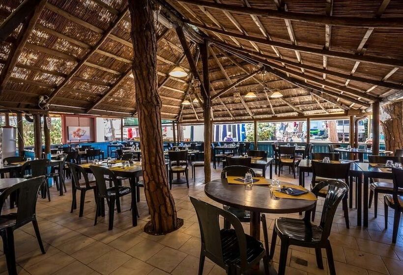 هتل Camping Internazionale Etruria