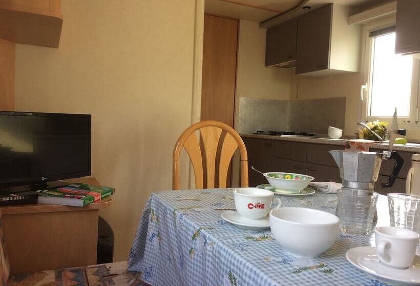 فندق Camping Le Soline
