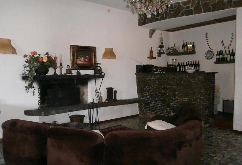 בית מלון כפרי Due Pini