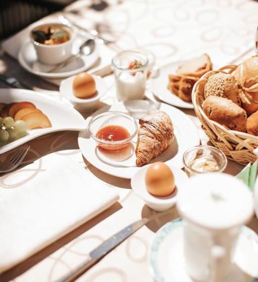 Отель Mair Am Turm