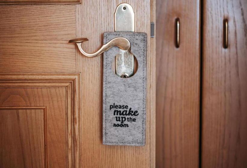 Отель Mair Am Turm