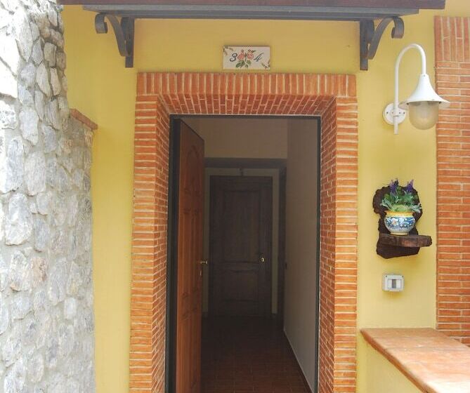 هتل روستایی Agriturismo Borgo Santa Rosa