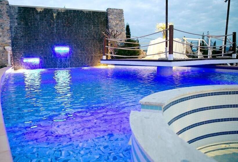 هتل روستایی Agriturismo Borgo Santa Rosa